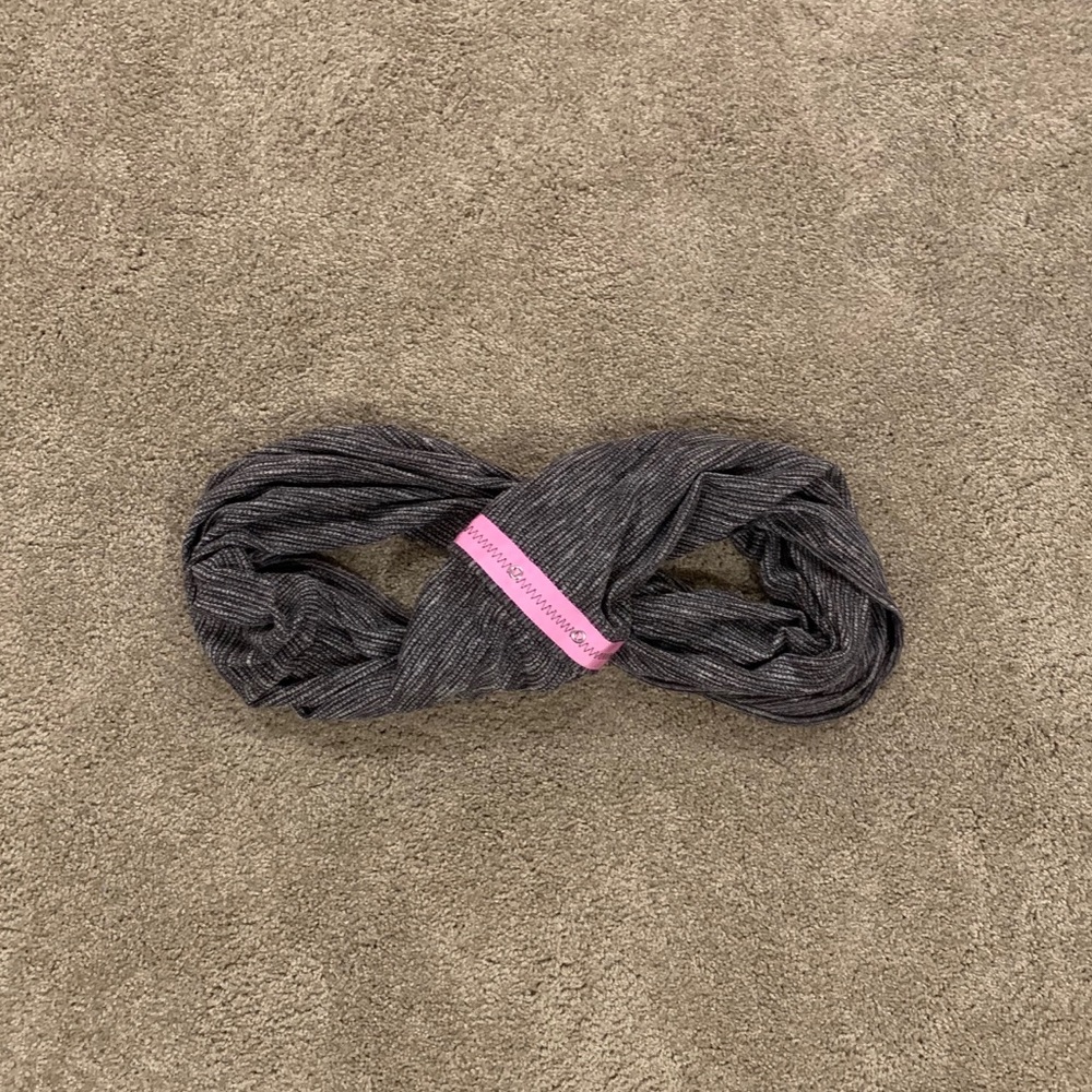 Ivivva (Lululemon) Infinity Scarf